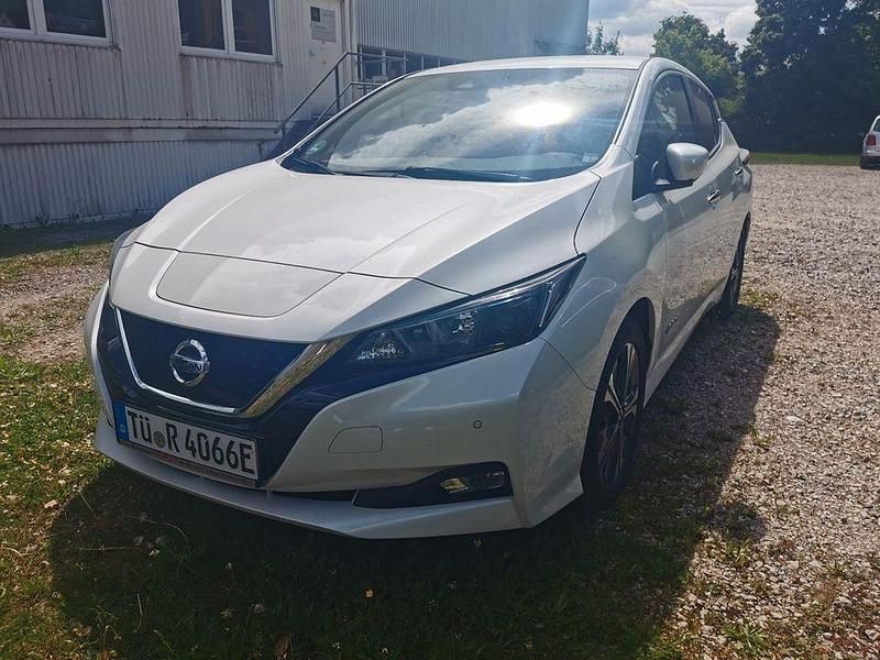 Weiß Gebraucht 2019 Nissan Leaf N-Connecta Kleinwagen | 14.500 € (Fairer Preis) - Bild 1/2