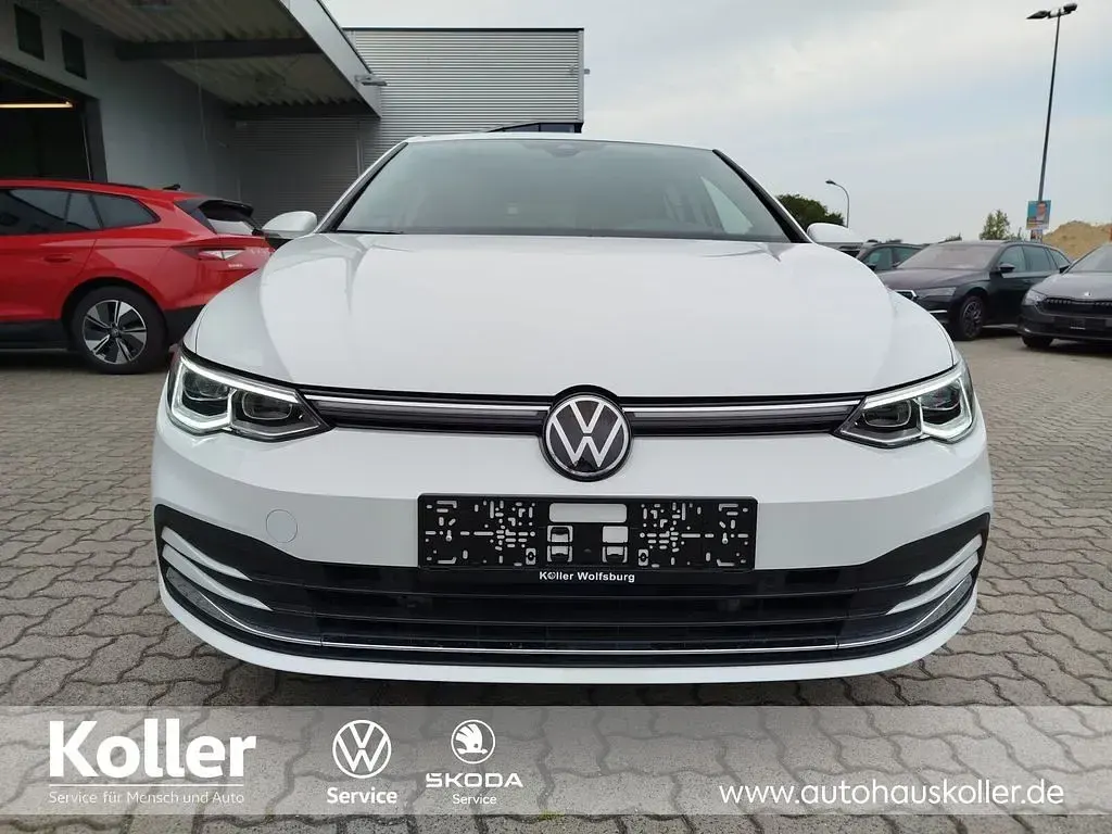 Gebraucht VW Golf VIII Style 150 PS (110 kW) 2024 Weiß Limousine
