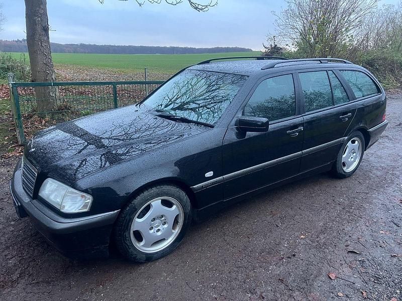 Gebraucht Mercedes C200 102 PS (75 kW) 2000 Schwarz Kombi