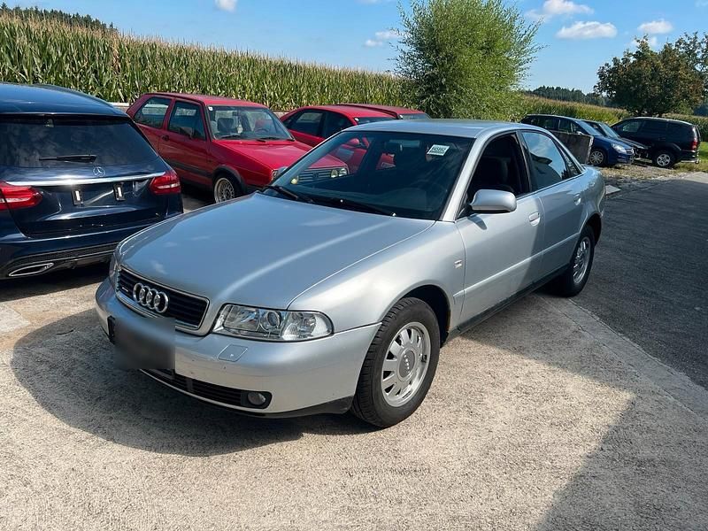 Silber Gebraucht 1999 Audi A4 Limousine | 4.500 € (Etwas zu teuer) - Bild 1/4
