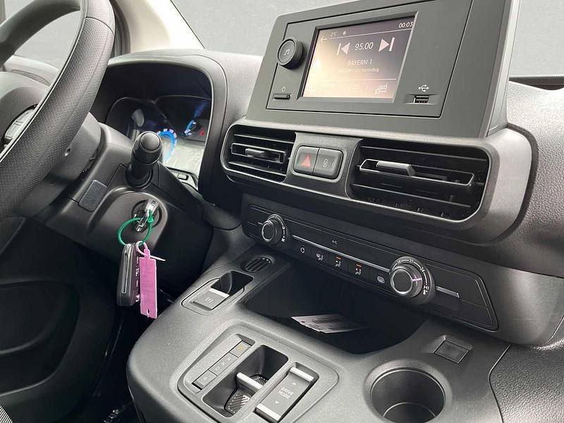 Gebraucht Citroën e-Berlingo 100 kW (136 PS) 2023 Weiß (eisweiss) Van / Kleinbus