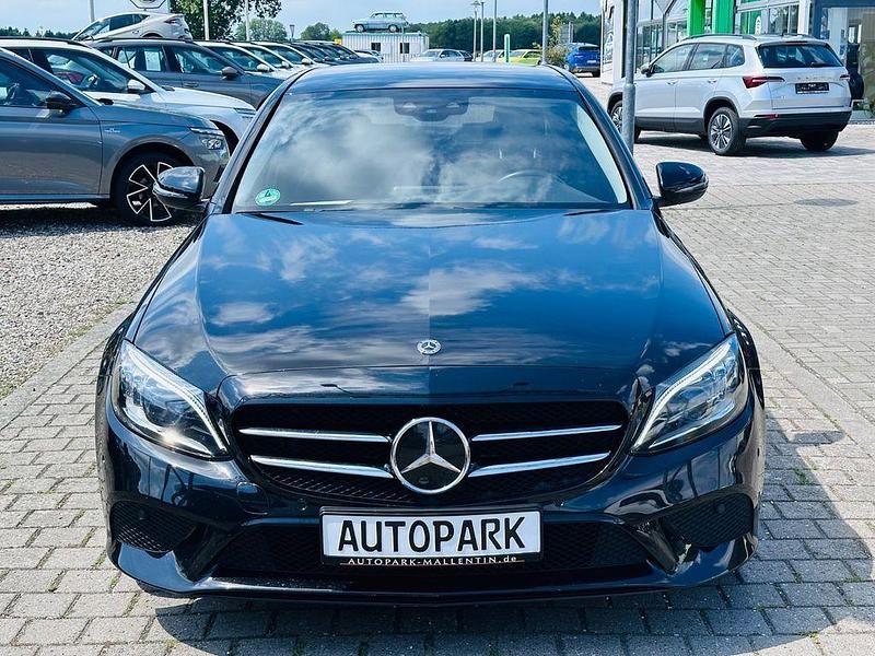 Gebraucht Mercedes C220 Avantgarde 194 PS (142 kW) 2018 Schwarz Limousine
