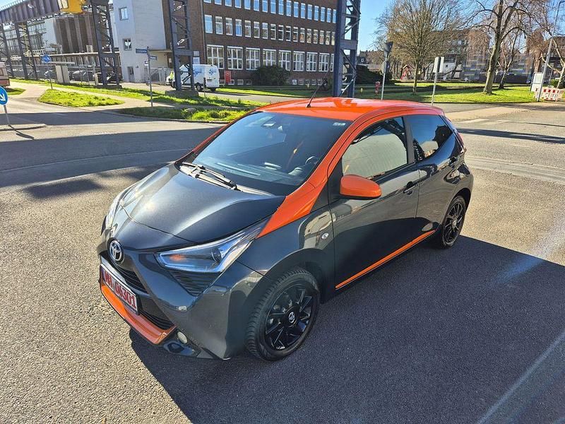 Gebraucht Toyota Aygo 72 PS (52 kW) 2020 Grau Kleinwagen