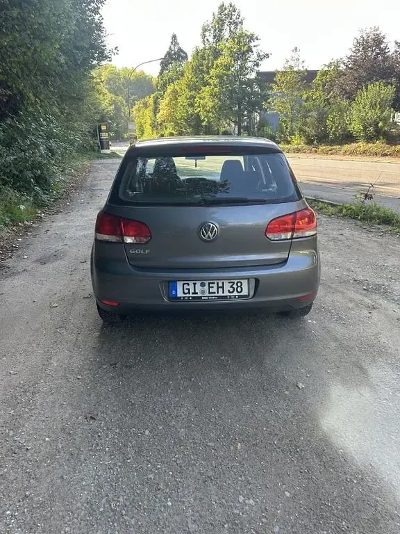 Gebraucht VW Golf VI 80 PS (58 kW) 2010 Grau Limousine