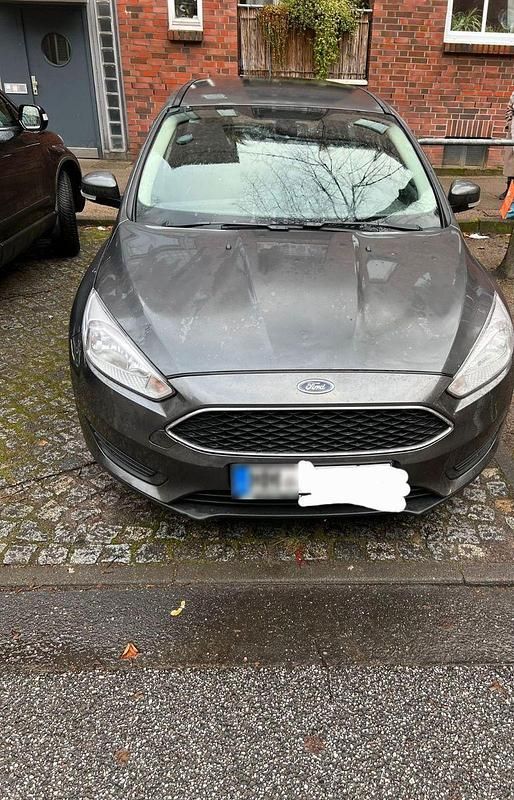 Gebraucht Ford Focus Titanium 105 PS (77 kW) 2016 Grau Kombi