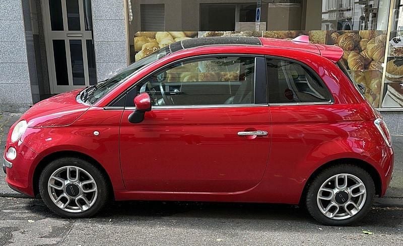 Rot Gebraucht 2009 Fiat 500 Lounge Kleinwagen | 2.800 € (Guter Preis) - Bild 1/4