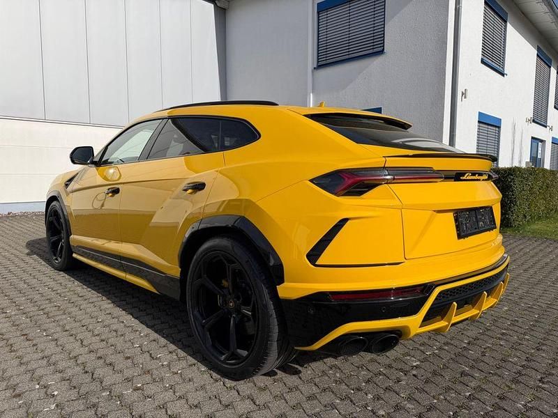 Second-hand Lamborghini Urus 650 CP (478 kW) 2019 Galben SUV