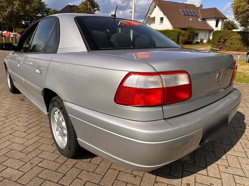 Silber Gebraucht 2002 Opel Omega Limousine | 1.000 € (Superpreis) - Bild 1/4