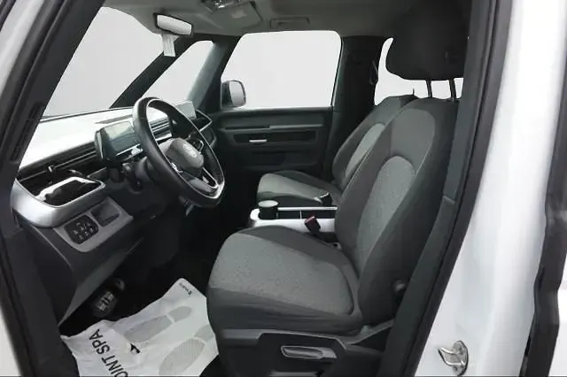 Używany VW ID. Buzz Pro 150 kW (204 KM) 2024 Biały Minivan