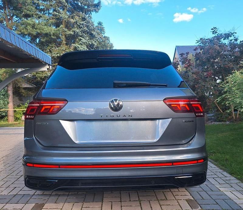 Gebraucht VW Tiguan Allspace 190 PS (139 kW) 2022 Grau SUV