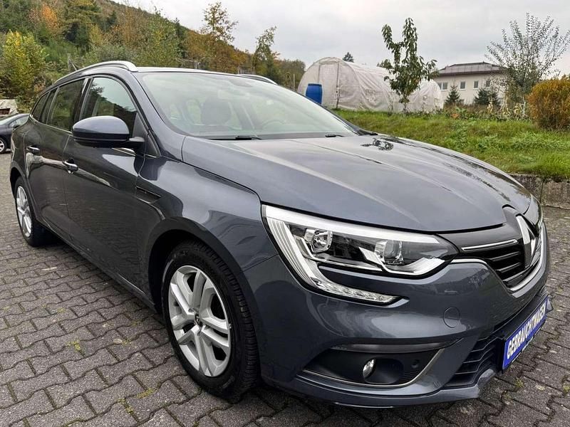 Grau Gebraucht 2020 Renault Mégane GrandTour Business Kombi | 15.450 € (Fairer Preis) - Bild 1/4