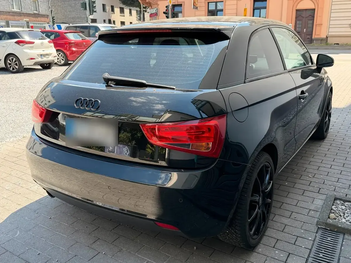 Gebraucht Audi A1 90 PS (66 kW) 2015 Schwarz Kleinwagen