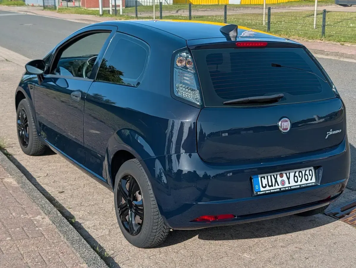 Gebraucht Fiat Grande Punto 69 PS (50 kW) 2010 Blau Kleinwagen