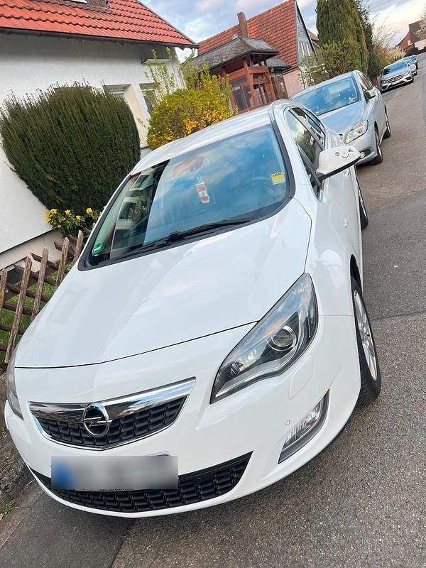 Usata Opel Astra 110 CV (80 kW) 2011 Bianco Berlina