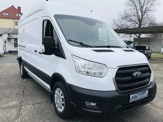 Gebraucht Ford Transit Trend 131 PS (96 kW) 2021 Frostweiß Van / Kleinbus