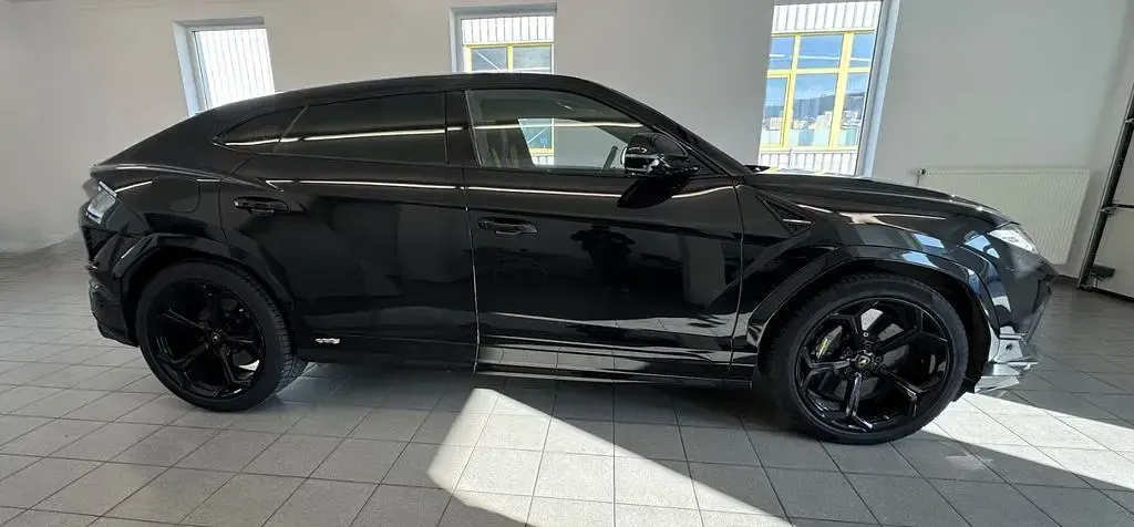 Usata Lamborghini Urus 666 CV (489 kW) 2023 Nero SUV