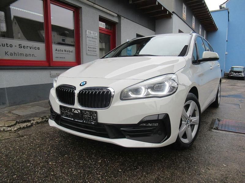Gebraucht BMW 220 Gran Tourer Sport Line 190 PS (139 kW) 2021 Weiß Van / Kleinbus