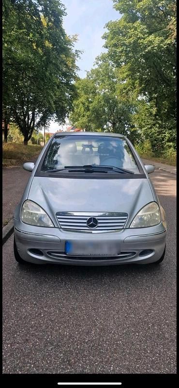 Grau Gebraucht 2002 Mercedes A190 Kleinwagen | 500 € (Superpreis) - Bild 1/4