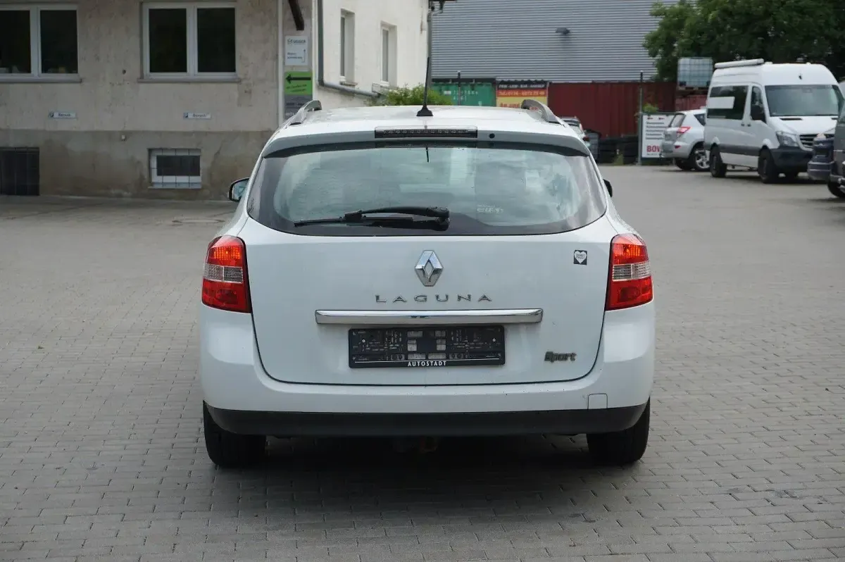 Gebraucht Renault Laguna III 140 PS (102 kW) 2009 Weiß Kombi