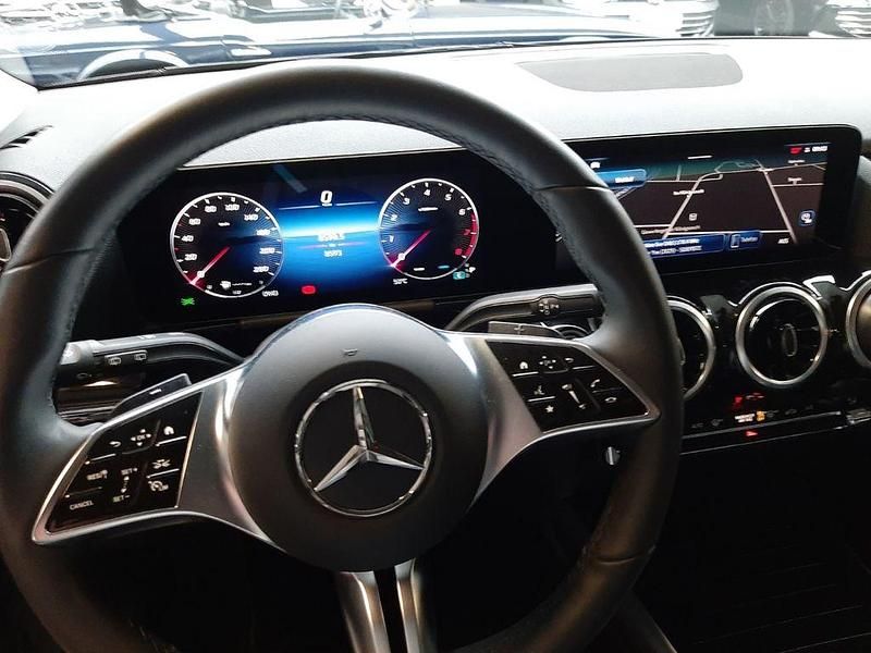 Gebraucht Mercedes B200 Advanced 163 PS (119 kW) 2025 Grau Kleinwagen