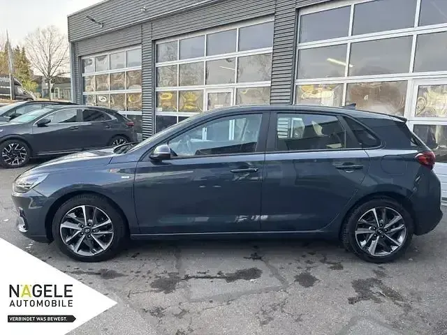 Gebraucht Hyundai i30 Trend 160 PS (117 kW) 2023 Blau Limousine