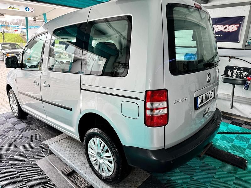 Gebraucht VW Caddy 110 PS (80 kW) 2014 Silber Van / Kleinbus