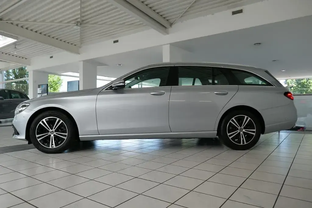 Gebraucht Mercedes E200 Avantgarde 160 PS (117 kW) 2020 Silber Kombi