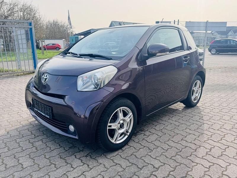 Gebraucht Toyota iQ 98 PS (72 kW) 2012 Braun Kleinwagen