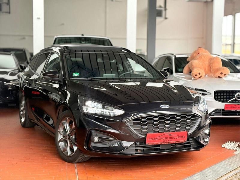 Gebraucht Ford Focus ST-Line X 125 PS (91 kW) 2021 Schwarz Kombi