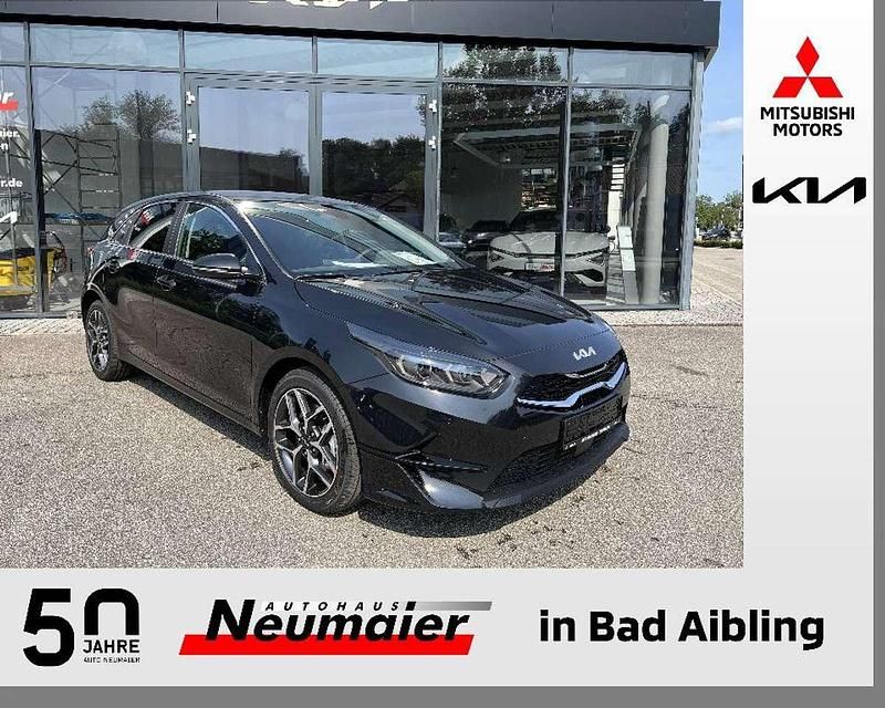 Neu Kia Ceed 140 PS (102 kW) 2026 (1k) zilinaschwarz met. Kleinwagen