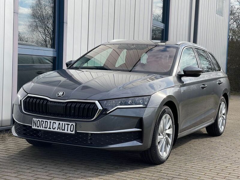 Graphitegrau metallic Neu 2025 Skoda Octavia Kombi | 27.995 € (Superpreis) - Bild 1/4