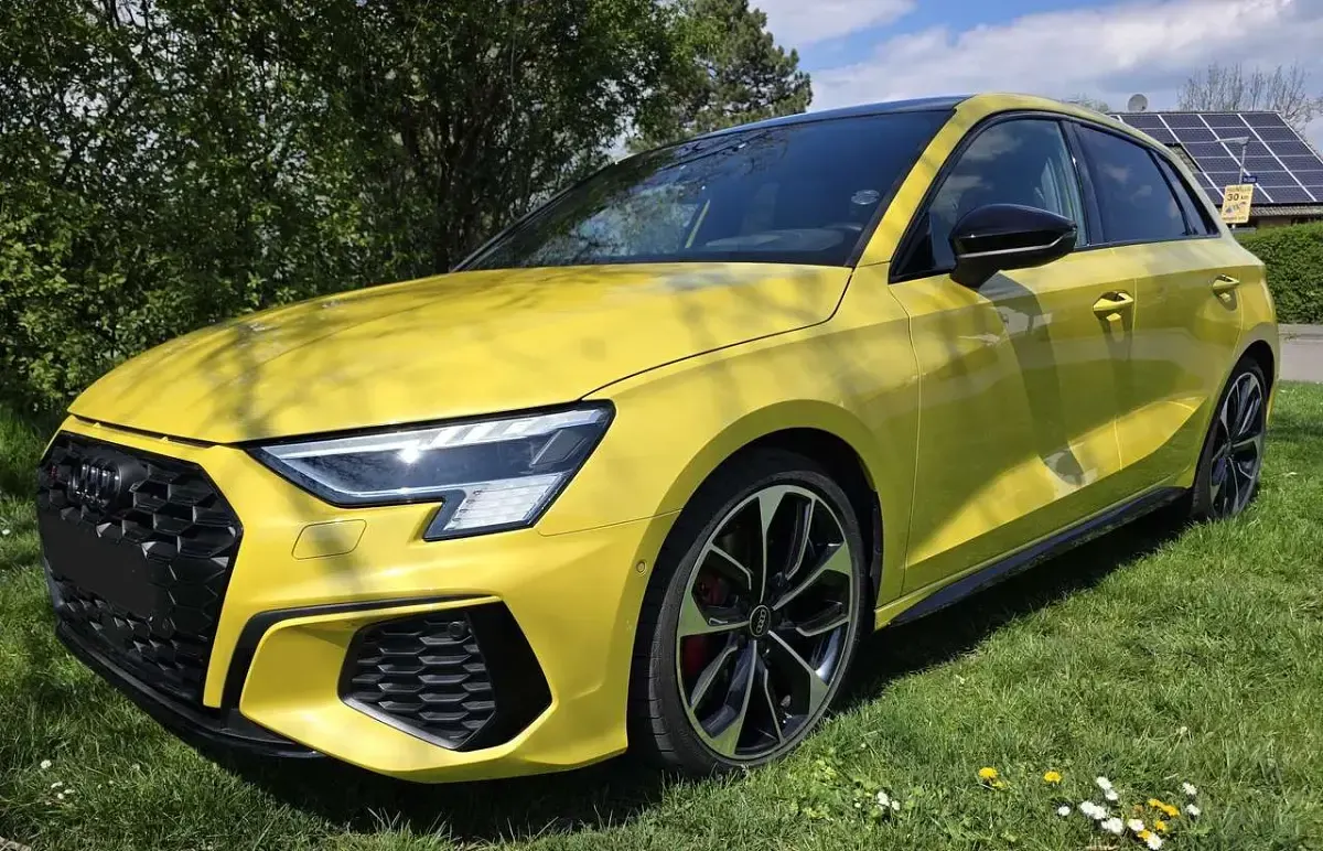 Gebraucht Audi S3 Sportback 310 PS (228 kW) 2023 Pythongelb metallic Kleinwagen