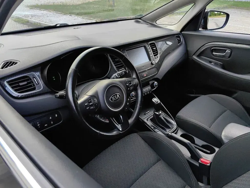 Gebraucht Kia Carens Vision 141 PS (103 kW) 2017 Schwarz Van / Kleinbus