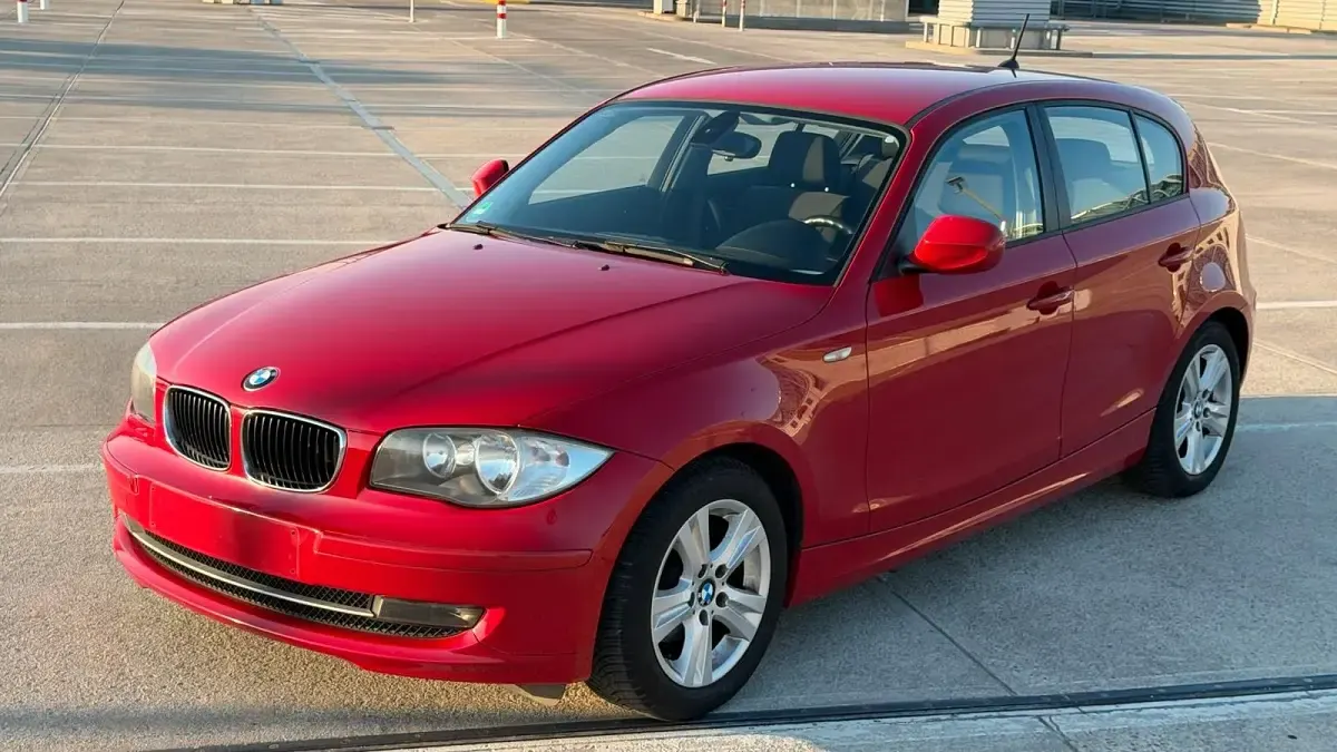 Gebraucht BMW 116 122 PS (89 kW) 2011 Rot Kleinwagen
