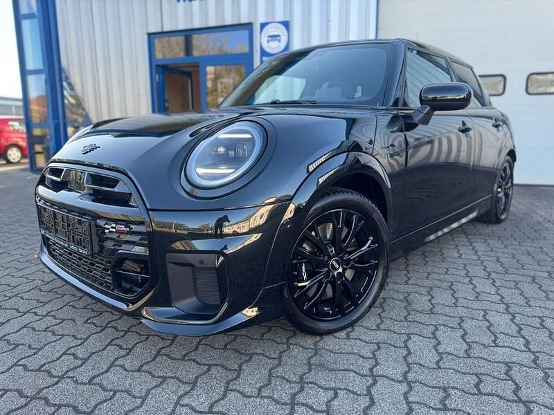 Usata Mini Cooper 114 kW (156 CV) 2025 Nero Utilitaria