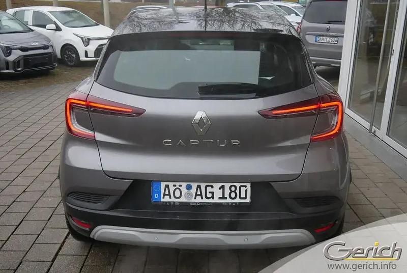 Gebraucht Renault Captur Equilibre 91 PS (66 kW) 2023 Stahlgrau metallic/dach in blackpearlschwarz SUV
