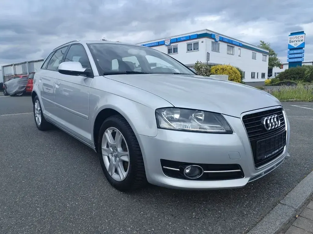 Używany Audi A3 Attraction 125 KM (91 kW) 2013 Srebrny Sedan/Limuzyna