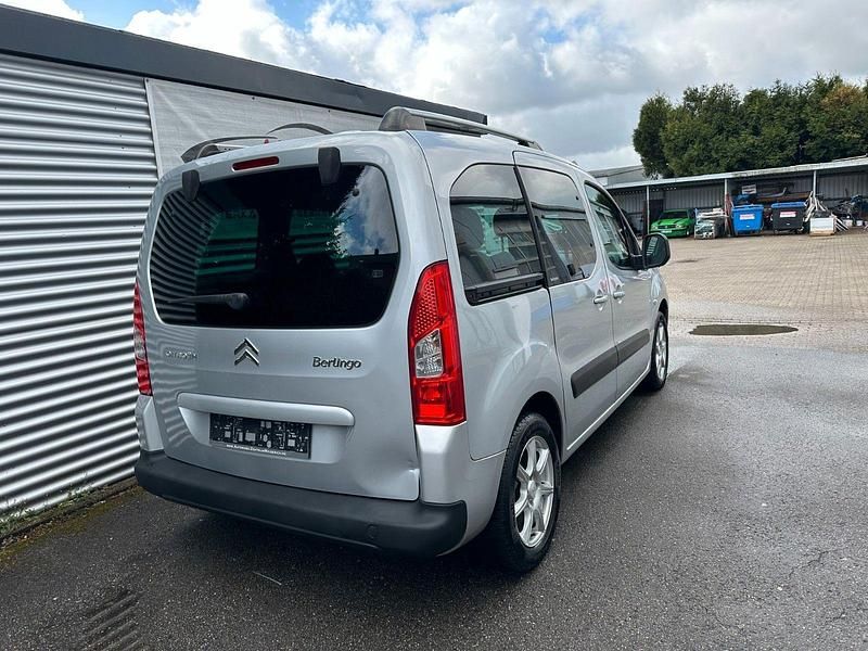 Gebraucht Citroën Berlingo 98 PS (72 kW) 2010 Silber Van / Kleinbus