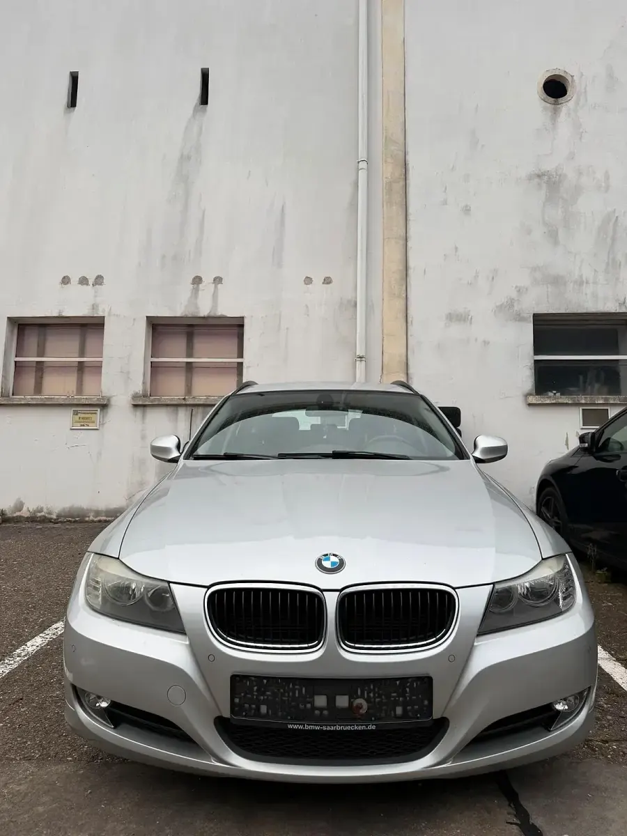 Gebraucht BMW 316 143 PS (105 kW) 2010 Grau Kombi