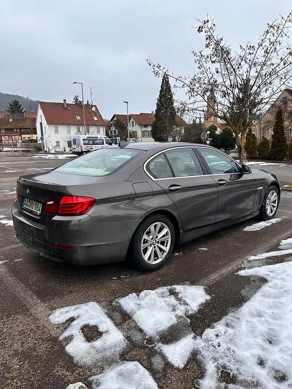 Gebraucht BMW 525 204 PS (150 kW) 2010 Braun Limousine