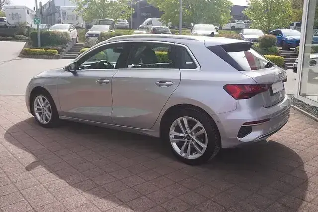 Gebraucht Audi A3 Ambiente 110 PS (80 kW) 2023 Andere Limousine