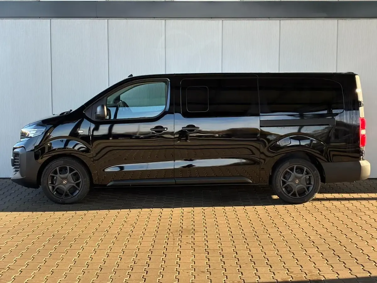 Neu Opel Vivaro 177 PS (130 kW) 2025 Carbon schwarz Van / Kleinbus
