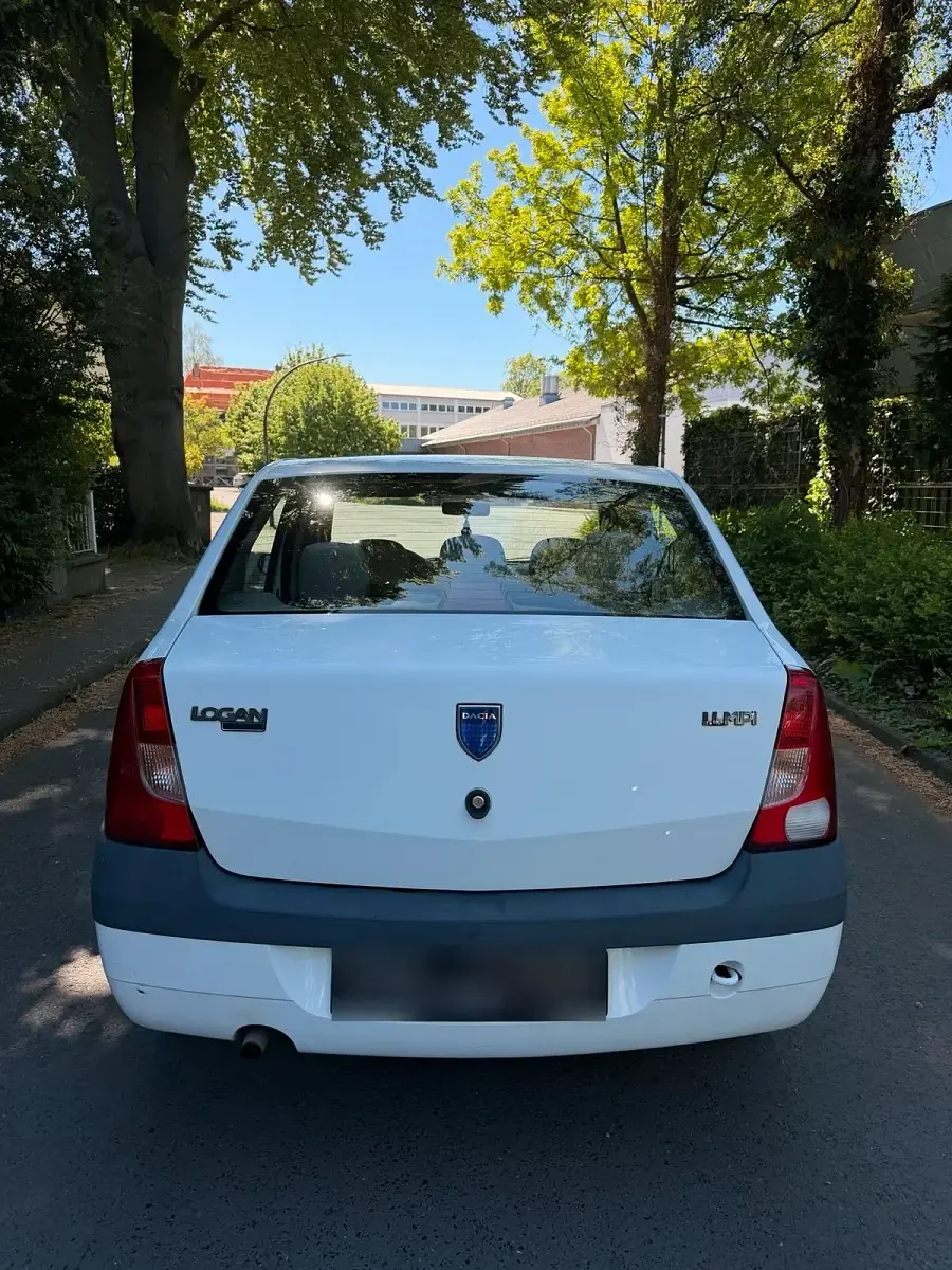 Second-hand Dacia Logan 75 CP (55 kW) 2006 Alb Berlinǎ