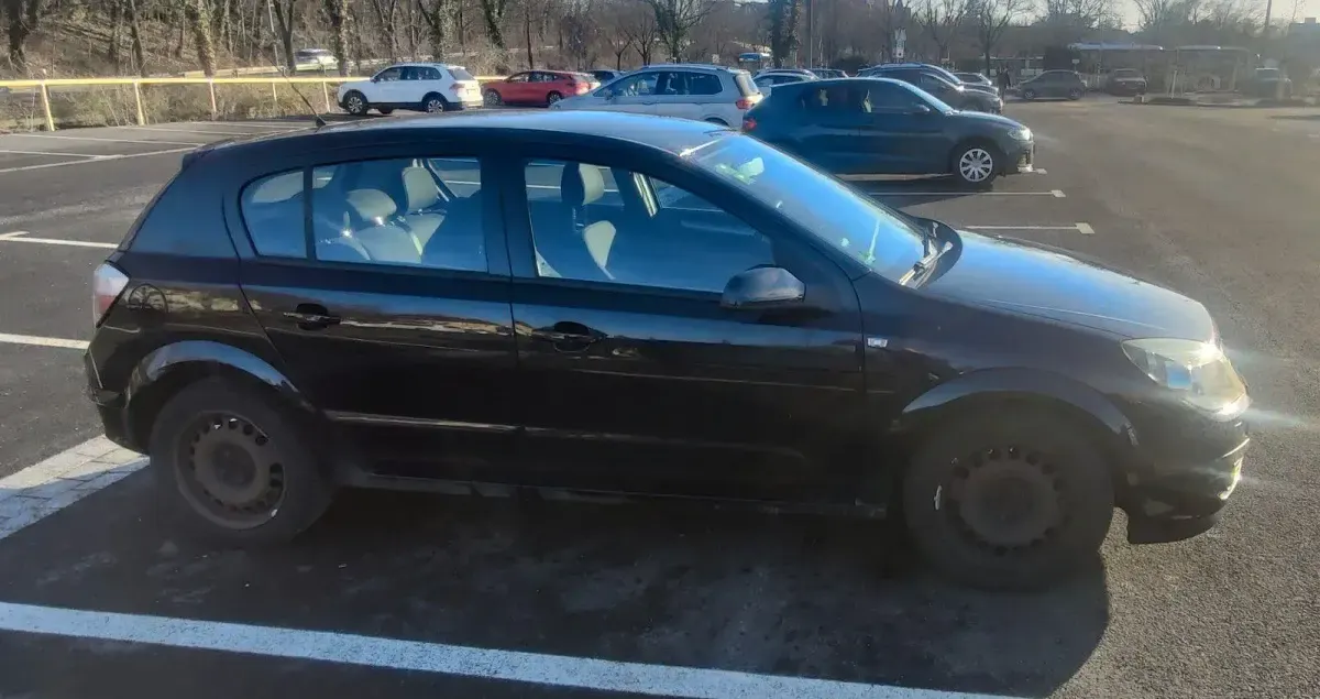 Second-hand Opel Astra 105 CP (77 kW) 2005 Negru Berlinǎ