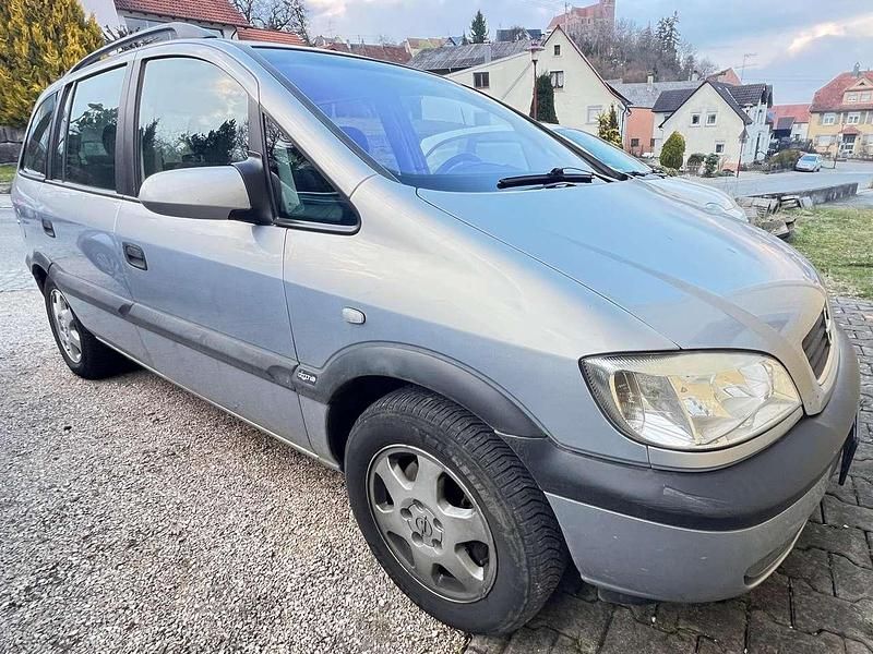 Gebraucht Opel Zafira Elegance 125 PS (91 kW) 2003 Silber Van / Kleinbus