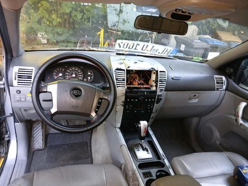Silber Gebraucht 2005 Kia Sorento SUV | 1.700 € (Guter Preis) - Bild 1/4