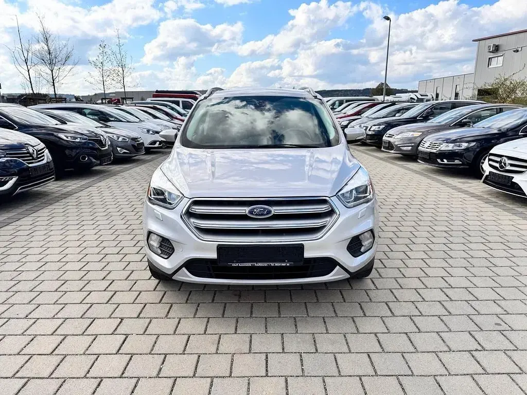 Second-hand Ford Kuga Trend 120 CP (88 kW) 2017 Argintiu SUV