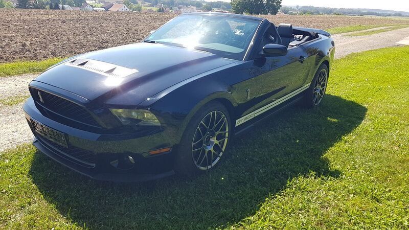 Schwarz Gebraucht 2011 Ford Mustang Convertible Cabrio | 39.850 € - Bild 1/4
