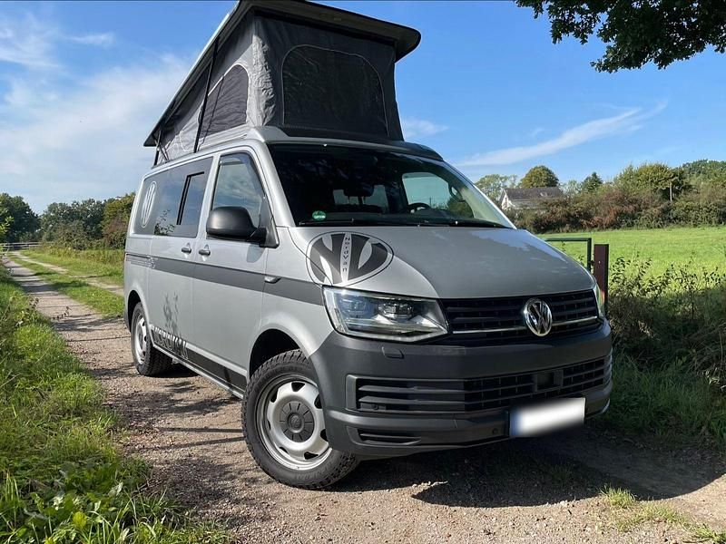Gebraucht VW Transporter 150 PS (110 kW) 2018 Silber Van