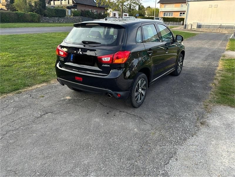 Schwarz Gebraucht 2015 Mitsubishi ASX Diamant Edition SUV | 9.000 € - Bild 1/4